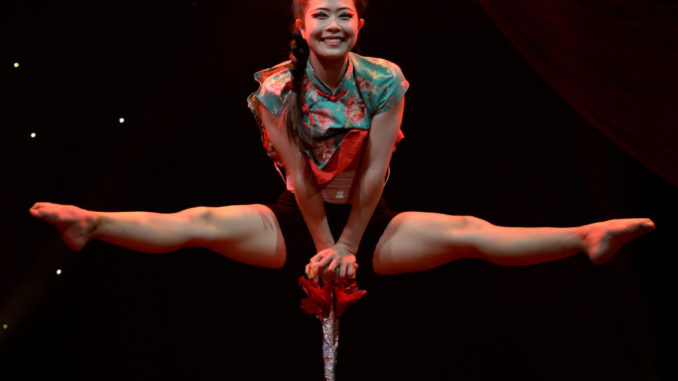 Chinesischer Nationalcircus - Hong Kong Hotel - Pressefoto © Manfred-Hertleins-Veranstaltungs GmbH Chinesischer Nationalcircus - Hong Kong Hotel - Pressefoto © Manfred-Hertleins-Veranstaltungs GmbH