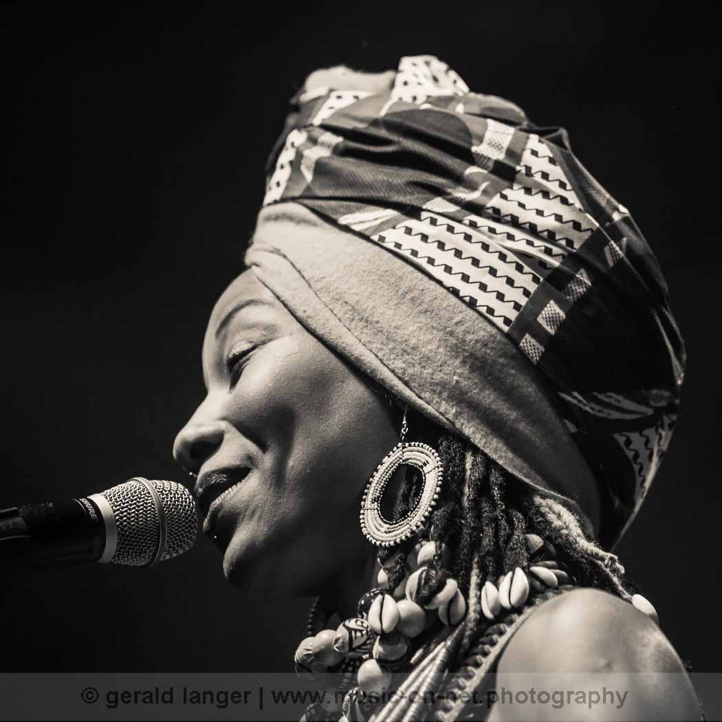 Fatoumata Diawara - Africa Festival Würzburg 2014