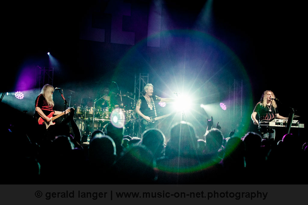 The Sweet am 23. Oktober 2015 in der Posthalle Würzburg - Fotograf © Gerald Langer