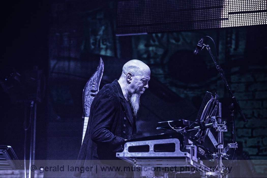 Dream Theater - Brose Arena Bamberg - 07-02-2014 © Gerald Langer