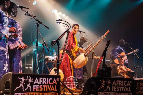 Sona_Jobarteh_Africa_Festival_Wuerzburg_2012_©-Gerald_Langer_54