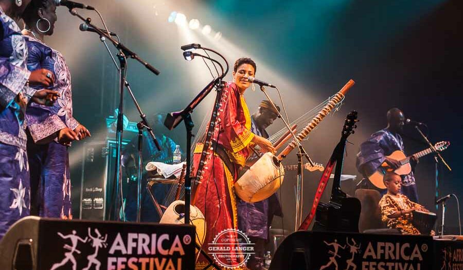 Sona_Jobarteh_Africa_Festival_Wuerzburg_2012_©-Gerald_Langer_54