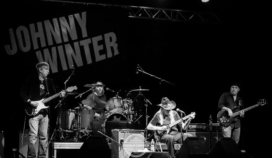 Johnny-Winter_Posthalle-Wuerzburg-2012-©-Gerald-Langer_22