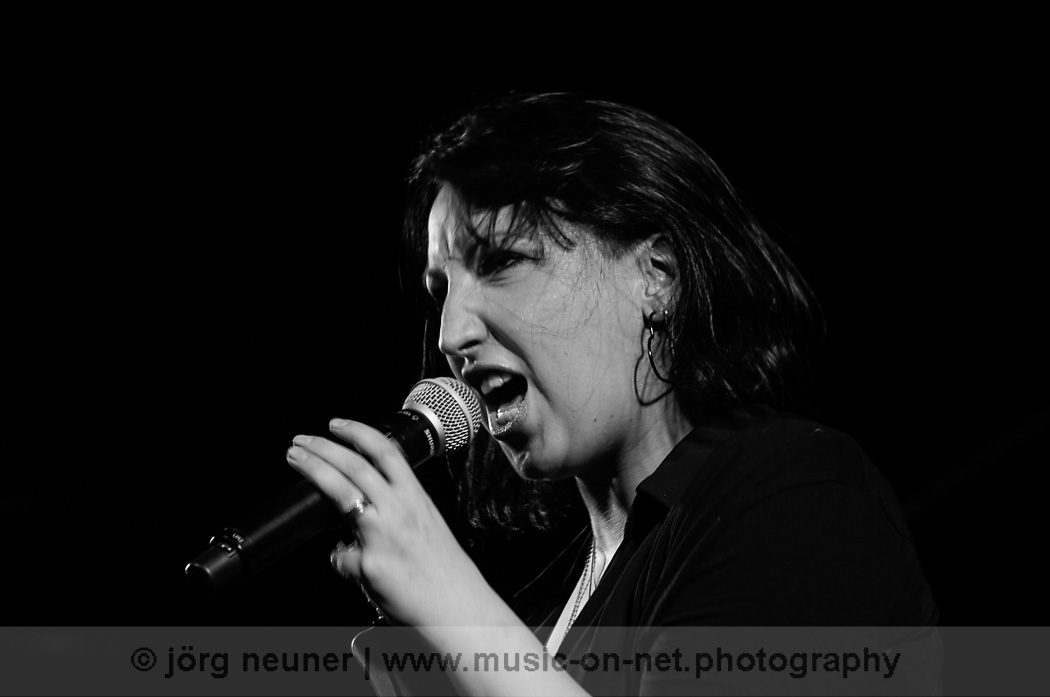 20141018 Jessy Martens Band Blues Club Baden Baden © Joerg Neuner 3 1050x697 1