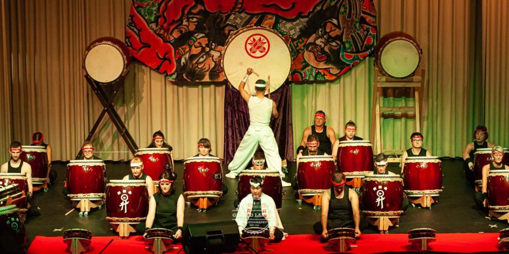 20191124 Todoroki Wadaiko Taiko Konzert Heiligkreuz Veranstaltungszentrum Wuerzburg © Gerald Langer 354 1050x525 1