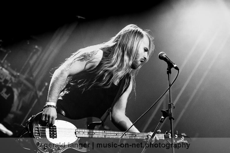 151212 kissin dynamite christmas bash © gerald langer 15 IMG 9743