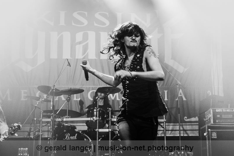 151212 kissin dynamite christmas bash © gerald langer 6 IMG 0791