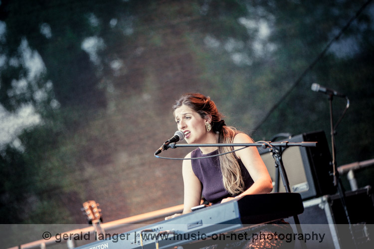 20150808 YV0Y0013 carolina bubbico hafensommer © gerald langer 13