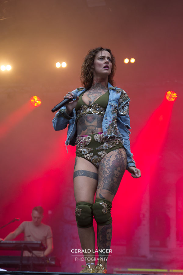 20170811 Jennifer Rostock Taubertal Festival © Gerald Langer 52