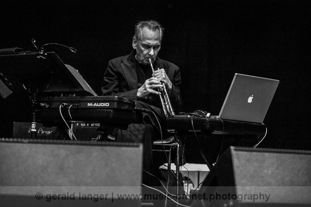 20130724 YV0Y0243 jon hassell wue hafensommer 2013 © gerald langer 18