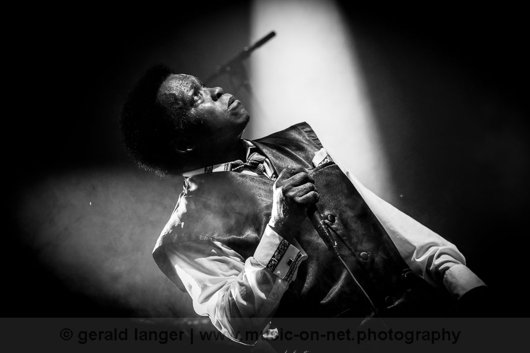 Lee Fields & The Expressions - Hafensommer Würzburg 2013