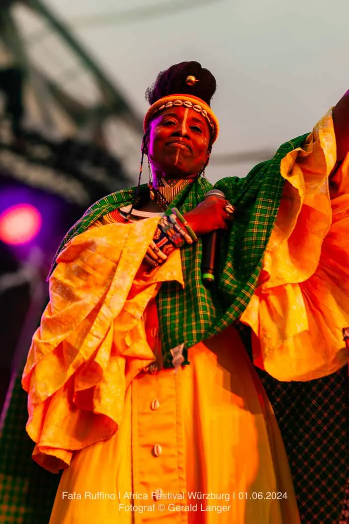 Fafa Ruffino: Africa Festival Würzburg 2024 - Konzertfotos