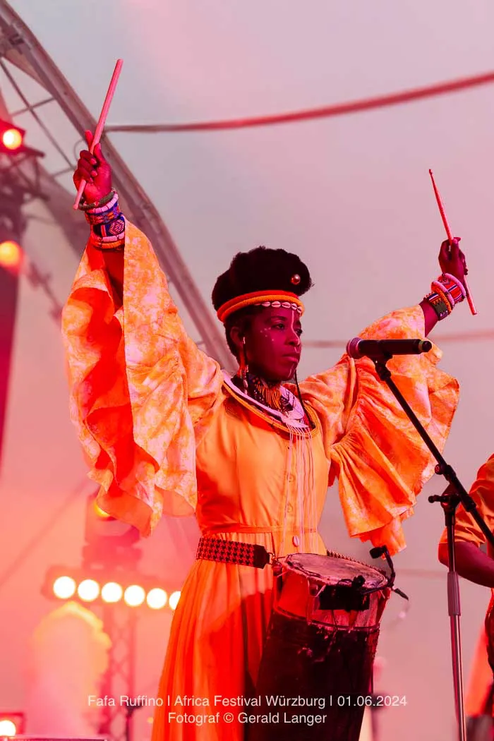 Fafa Ruffino: Africa Festival Würzburg 2024 - Konzertfotos